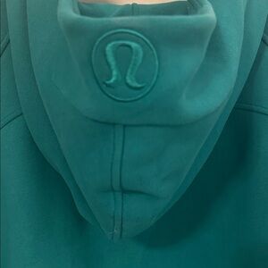 Lululemon Athletica Green Cropped Sweatshirt